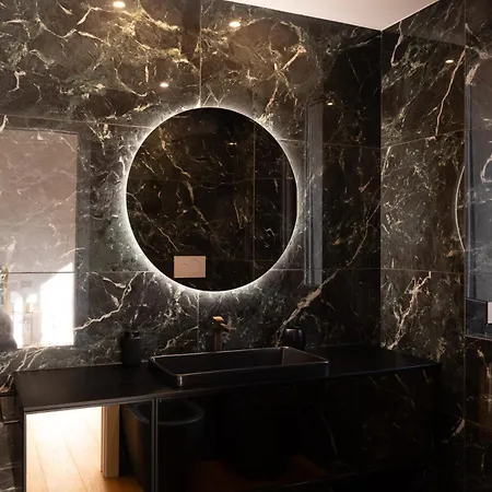 Lusso, Stile E Un Meraviglioso Terrazzo Nel Cuore Di Milánó