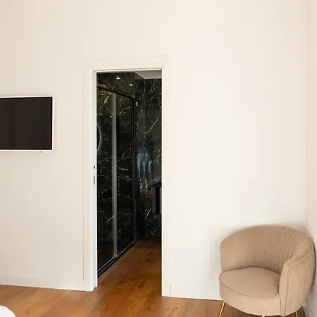 Lusso, Stile E Un Meraviglioso Terrazzo Nel Cuore Di Apartman Milánó