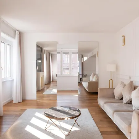 Lusso, Stile E Un Meraviglioso Terrazzo Nel Cuore Di Apartman Milánó