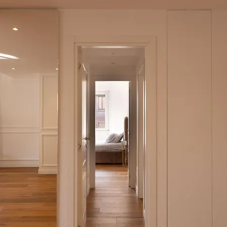 Lusso, Stile E Un Meraviglioso Terrazzo Nel Cuore Di * Milánó