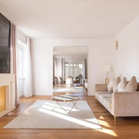 Lusso, Stile E Un Meraviglioso Terrazzo Nel Cuore Di * Milánó