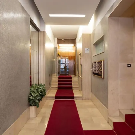 Lusso, Stile E Un Meraviglioso Terrazzo Nel Cuore Di *