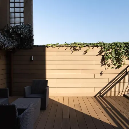 Lusso, Stile E Un Meraviglioso Terrazzo Nel Cuore Di Milan